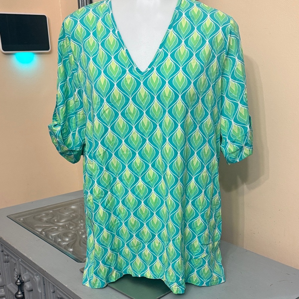 Maui Mamas Medium Structured Tunic Aqua Green Dreams Patterned Top